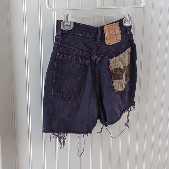 Vintage Levi's 501 Shorts - Picture 13 of 15